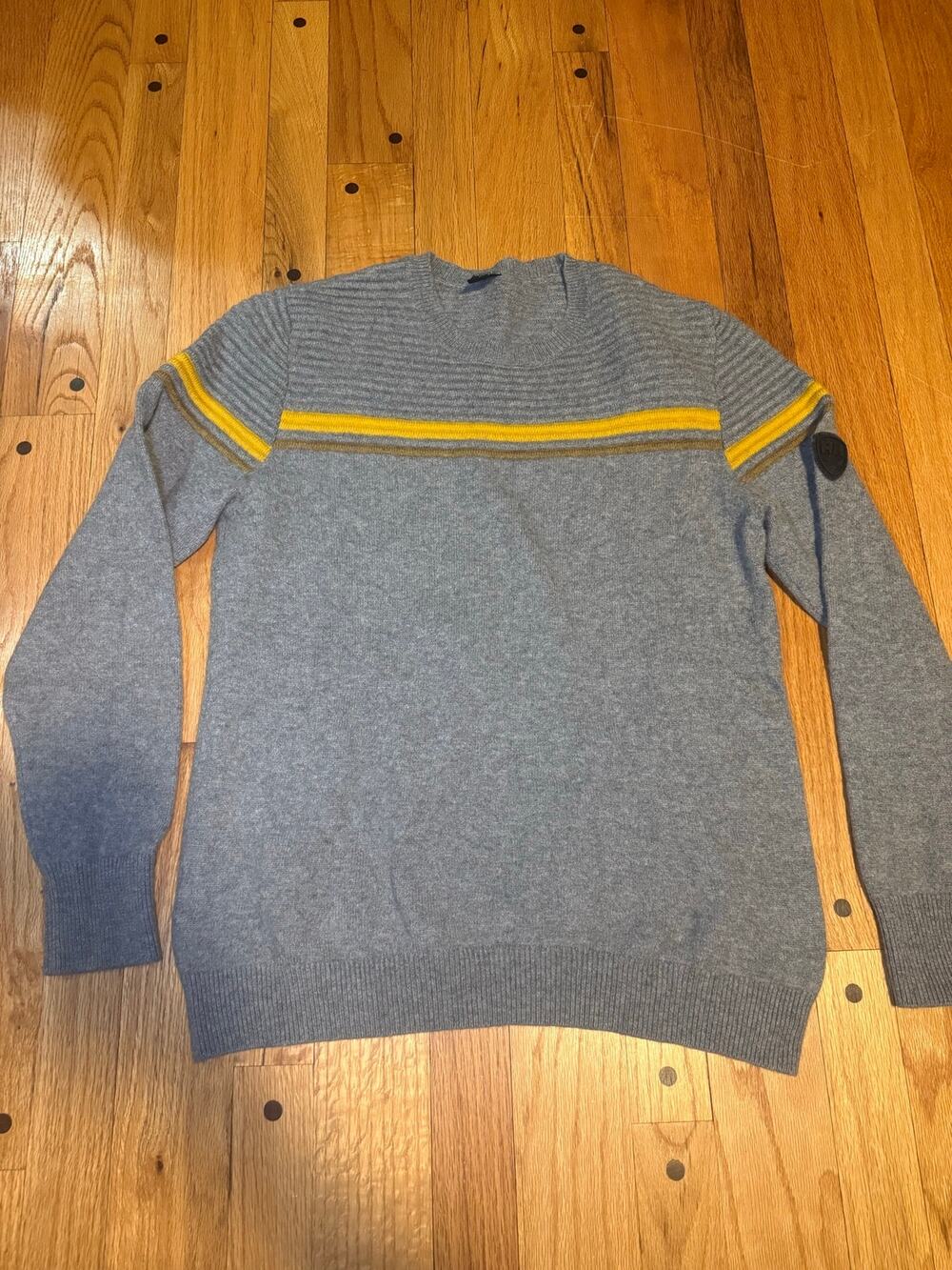 Helly Hansen Wool Blend Sweater Mens M Gray Yellow Stripe Crewneck Ski Nordic
